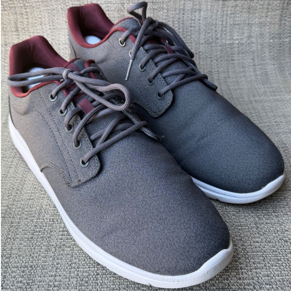 TravisMathew The Daily Knit Grey Burgundy Mens Shoes 1MAA222 Size 14